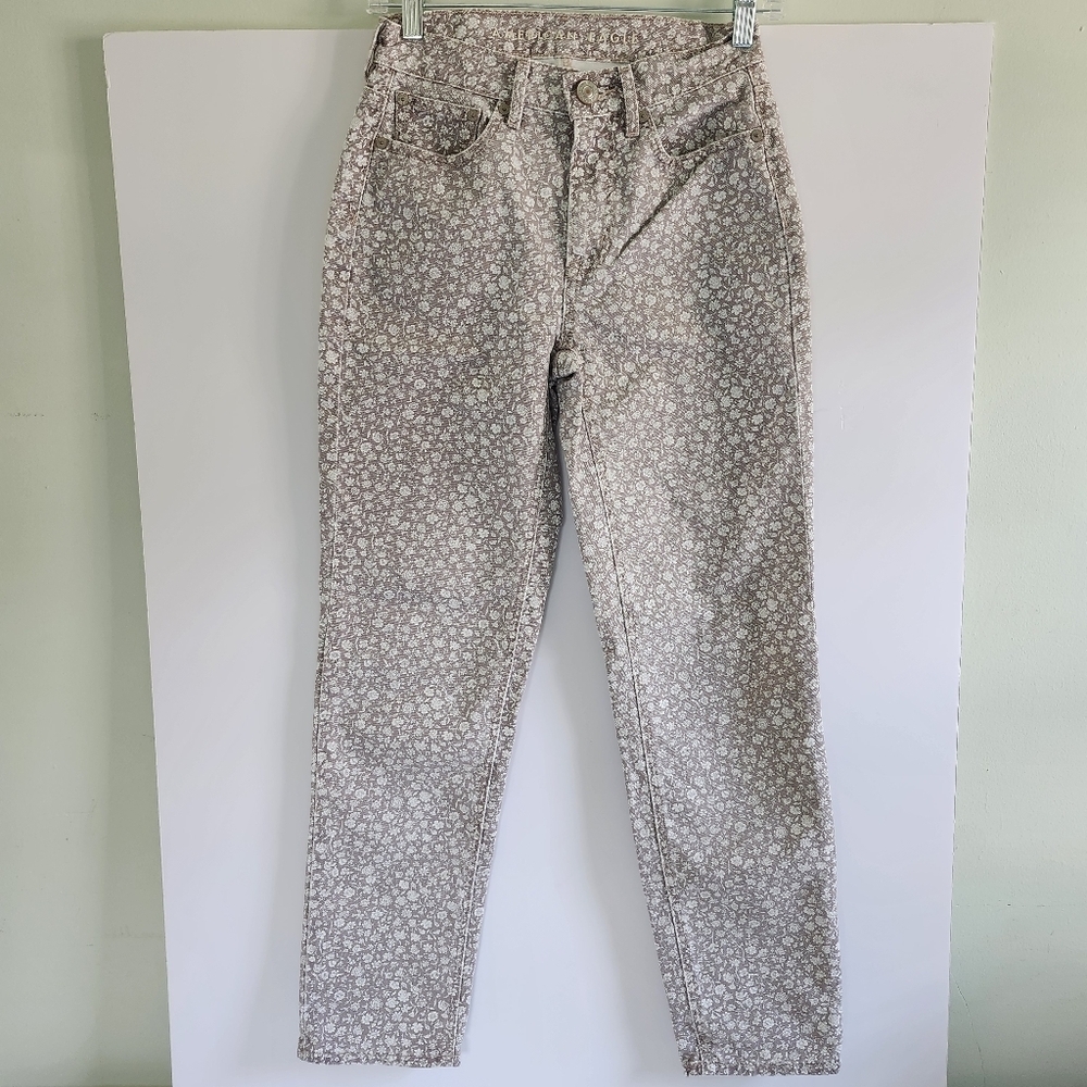 American Eagle 90's Straight Floral Patterned Denim Jeans Size 000 Short